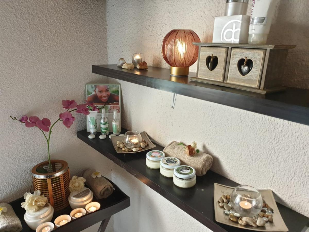 The Lazy Grape Guest Lodge & Spa Benoni Esterno foto