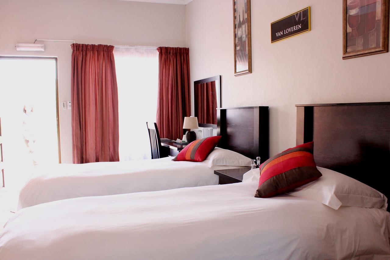 The Lazy Grape Guest Lodge & Spa Benoni Esterno foto